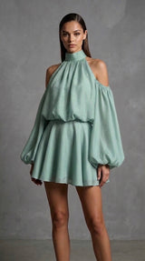 Isla - Vestido Mini Verde Salvia con Cuello Halter