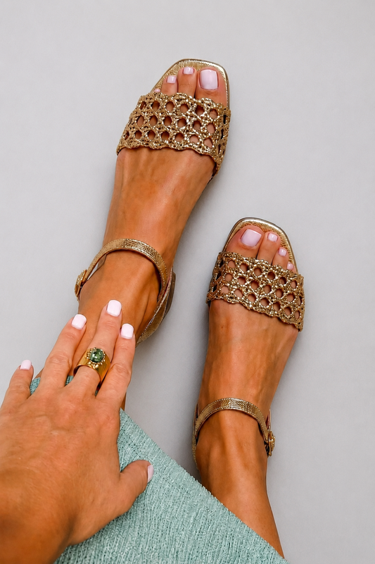 Aitana -  Sandalias de Diseño Calado